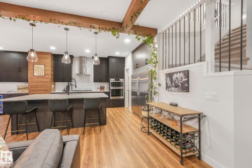 707 Kinglet Boulevard, Edmonton, AB - Indoor Photo Showing Kitchen With Upgraded Kitchen
