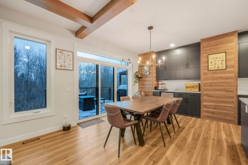 707 Kinglet Boulevard, Edmonton, AB - Indoor Photo Showing Dining Room