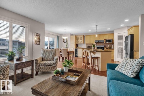 21933 94A Avenue Nw, Edmonton, AB - Indoor Photo Showing Living Room