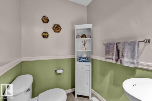21933 94A Avenue Nw, Edmonton, AB - Indoor Photo Showing Bathroom