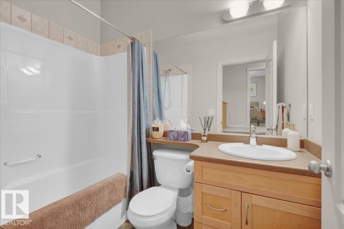 21933 94A Avenue Nw, Edmonton, AB - Indoor Photo Showing Bathroom