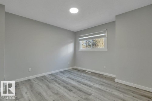 535 Willow Court, Edmonton, AB - Indoor Photo Showing Other Room