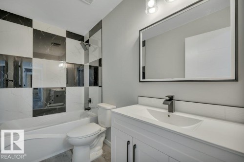 535 Willow Court, Edmonton, AB - Indoor Photo Showing Bathroom