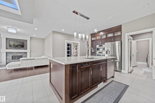 1960 Adamson Terrace, Edmonton, AB - Indoor Photo Showing Kitchen With Upgraded Kitchen