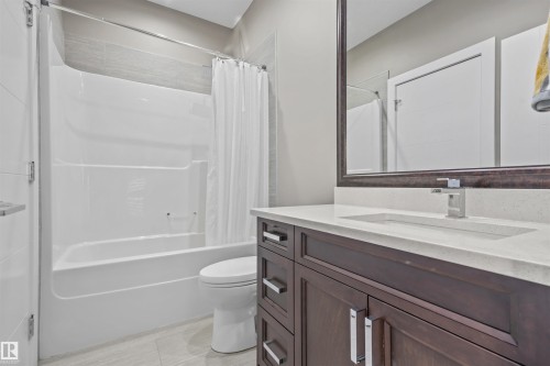 1960 Adamson Terrace, Edmonton, AB - Indoor Photo Showing Bathroom