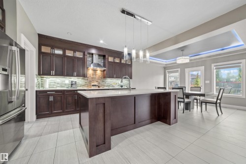 1960 Adamson Terrace, Edmonton, AB - Indoor Photo Showing Kitchen With Upgraded Kitchen