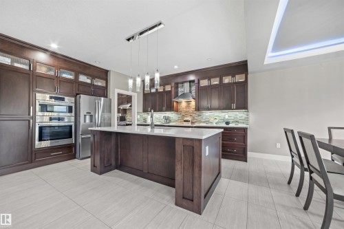 1960 Adamson Terrace, Edmonton, AB - Indoor Photo Showing Kitchen With Upgraded Kitchen