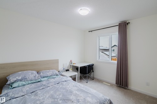2124 Glenridding Way, Edmonton, AB - Indoor Photo Showing Bedroom