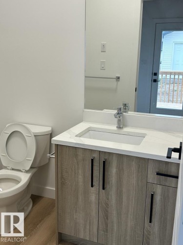 6079 180 Avenue, Edmonton, AB - Indoor Photo Showing Bathroom