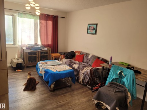 11616 152 Avenue, Edmonton, AB - Indoor Photo Showing Bedroom