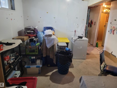 11616 152 Avenue, Edmonton, AB - Indoor Photo Showing Other Room