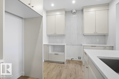 4847 Cawsey Terrace, Edmonton, AB - Indoor Photo Showing Kitchen