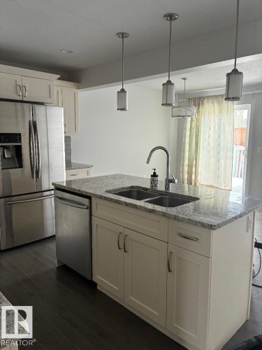 2433 Glenridding Boulevard, Edmonton, AB - Indoor Photo Showing Kitchen With Double Sink With Upgraded Kitchen