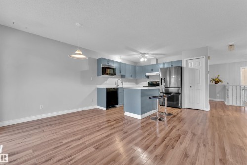 2 3311 58 Street, Edmonton, AB - Indoor Photo Showing Kitchen