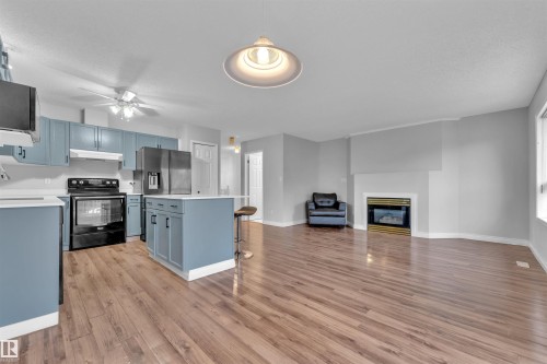 2 3311 58 Street, Edmonton, AB - Indoor Photo Showing Kitchen