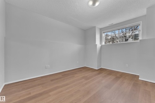 2 3311 58 Street, Edmonton, AB - Indoor Photo Showing Other Room