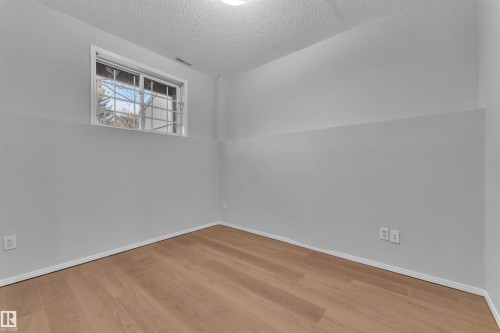 2 3311 58 Street, Edmonton, AB - Indoor Photo Showing Other Room
