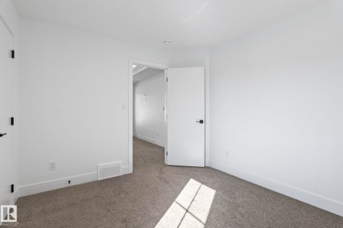 8512 181 Avenue, Edmonton, AB - Indoor Photo Showing Other Room