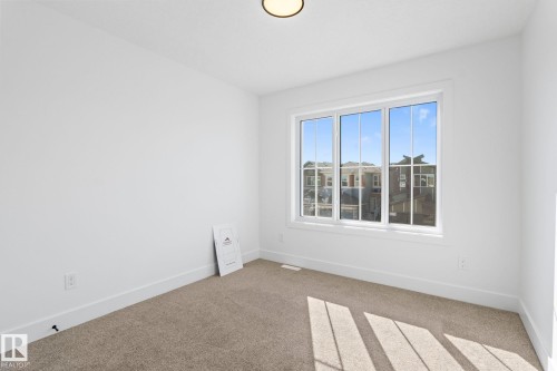 8512 181 Avenue, Edmonton, AB - Indoor Photo Showing Other Room