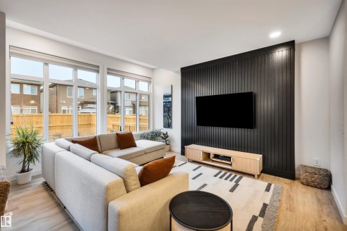 5480 Kootook Road, Edmonton, AB - Indoor Photo Showing Living Room