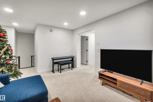 5480 Kootook Road, Edmonton, AB - Indoor