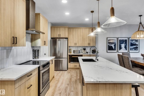 5480 Kootook Road, Edmonton, AB - Indoor Photo Showing Kitchen With Upgraded Kitchen