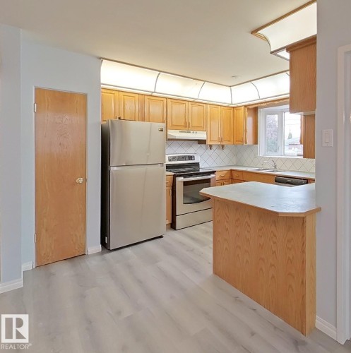 8708 Meadowlark Road, Edmonton, AB - Indoor Photo Showing Kitchen