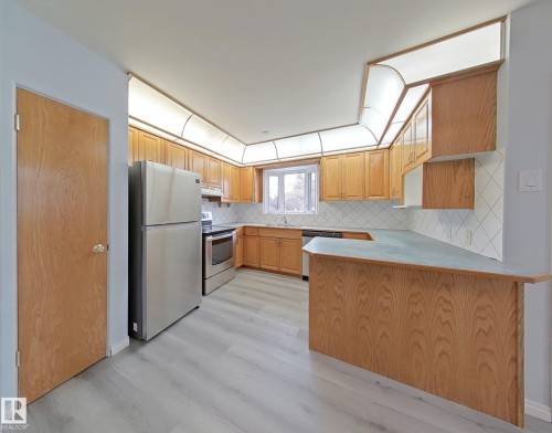 8708 Meadowlark Road, Edmonton, AB - Indoor Photo Showing Kitchen