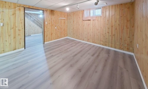 8708 Meadowlark Road, Edmonton, AB - Indoor