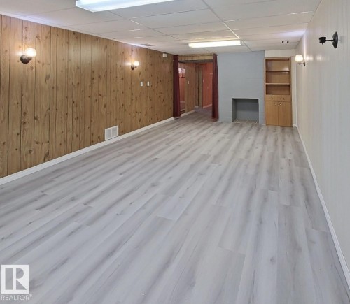 8708 Meadowlark Road, Edmonton, AB - Indoor