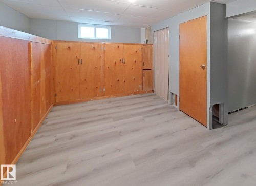 8708 Meadowlark Road, Edmonton, AB - Indoor