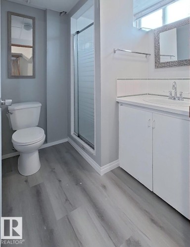 8708 Meadowlark Road, Edmonton, AB - Indoor Photo Showing Bathroom