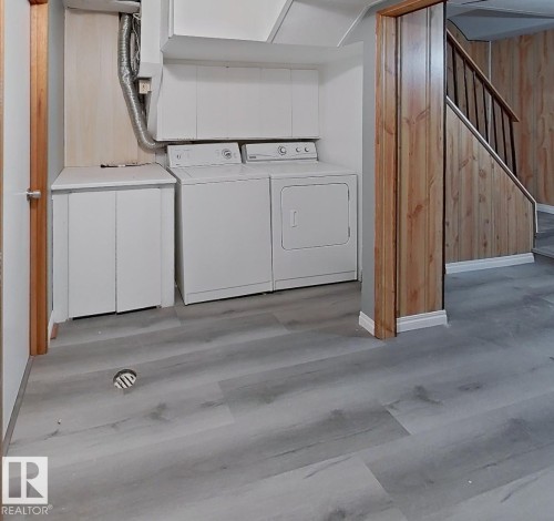 8708 Meadowlark Road, Edmonton, AB - Indoor Photo Showing Laundry Room