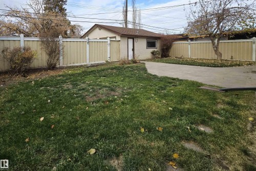 8708 Meadowlark Road, Edmonton, AB - Outdoor