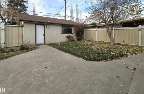 8708 Meadowlark Road, Edmonton, AB - Outdoor