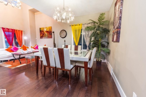 3235 16 Avenue, Edmonton, AB - Indoor Photo Showing Dining Room