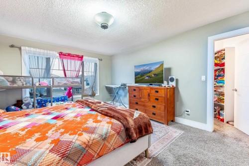 3235 16 Avenue, Edmonton, AB - Indoor Photo Showing Bedroom