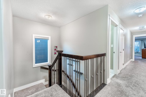 3235 16 Avenue, Edmonton, AB - Indoor Photo Showing Other Room