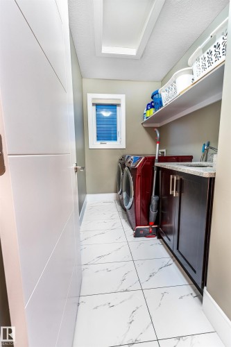 3235 16 Avenue, Edmonton, AB - Indoor Photo Showing Laundry Room