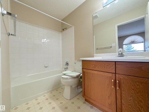124 1670 Jamha Road, Edmonton, AB - Indoor Photo Showing Bathroom