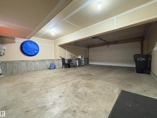 124 1670 Jamha Road, Edmonton, AB - Indoor Photo Showing Garage