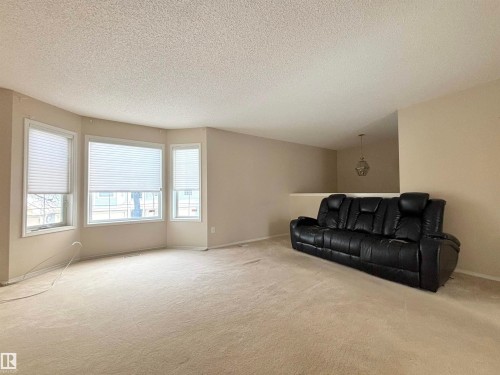124 1670 Jamha Road, Edmonton, AB - Indoor Photo Showing Living Room