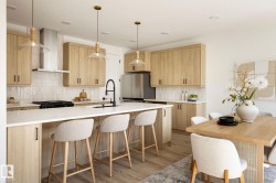 5824 KOOTOOK LINK Link  Edmonton, AB T6W 4Z6