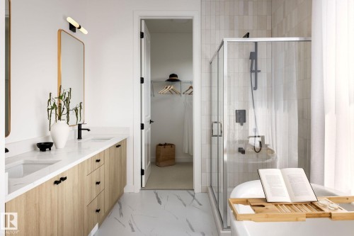 5824 Kootook Link Link, Edmonton, AB - Indoor Photo Showing Bathroom