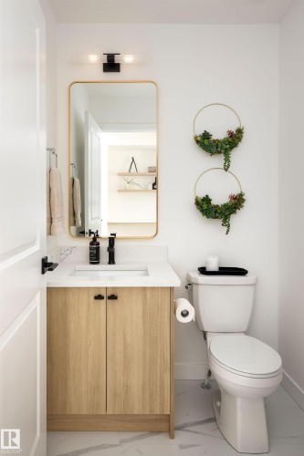 5824 Kootook Link Link, Edmonton, AB - Indoor Photo Showing Bathroom