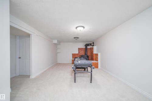 3504 20 Street, Edmonton, AB - Indoor Photo Showing Other Room