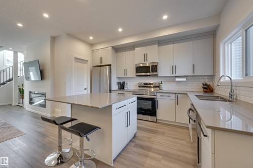 163 Canter Wynd, Sherwood Park, AB - Indoor Photo Showing Kitchen With Stainless Steel Kitchen With Double Sink With Upgraded Kitchen
