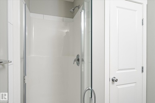 14 1110 Daniels Link Link, Edmonton, AB - Indoor Photo Showing Bathroom