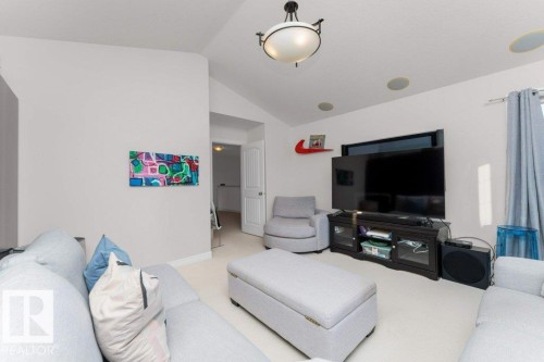 8220 Shaske Place, Edmonton, AB - Indoor Photo Showing Living Room