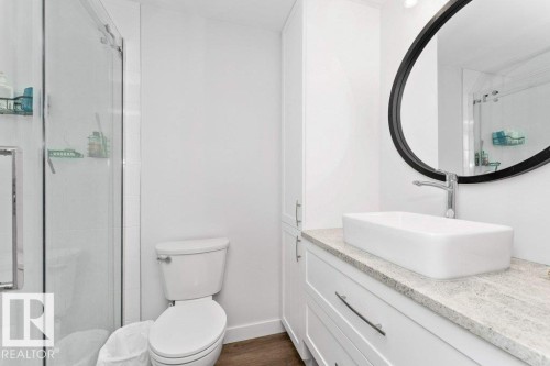 8220 Shaske Place, Edmonton, AB - Indoor Photo Showing Bathroom